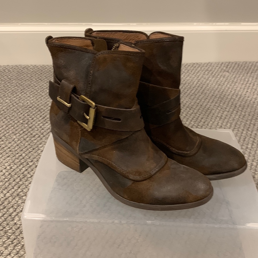 Brown Leather Donald Pliner Booties